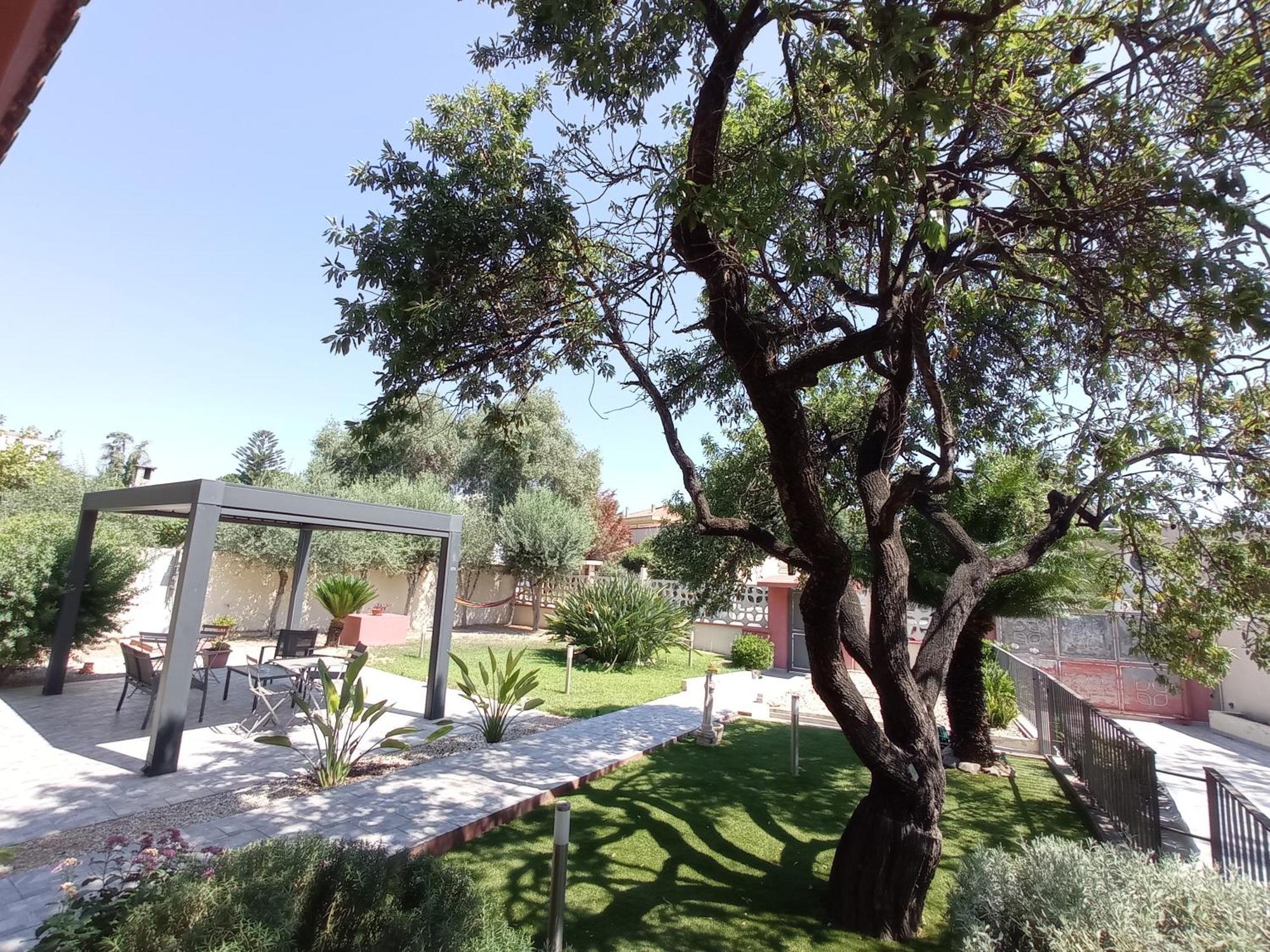 Bed&Breakfast Villa Nora Quartu Sant'Elena Exterior photo