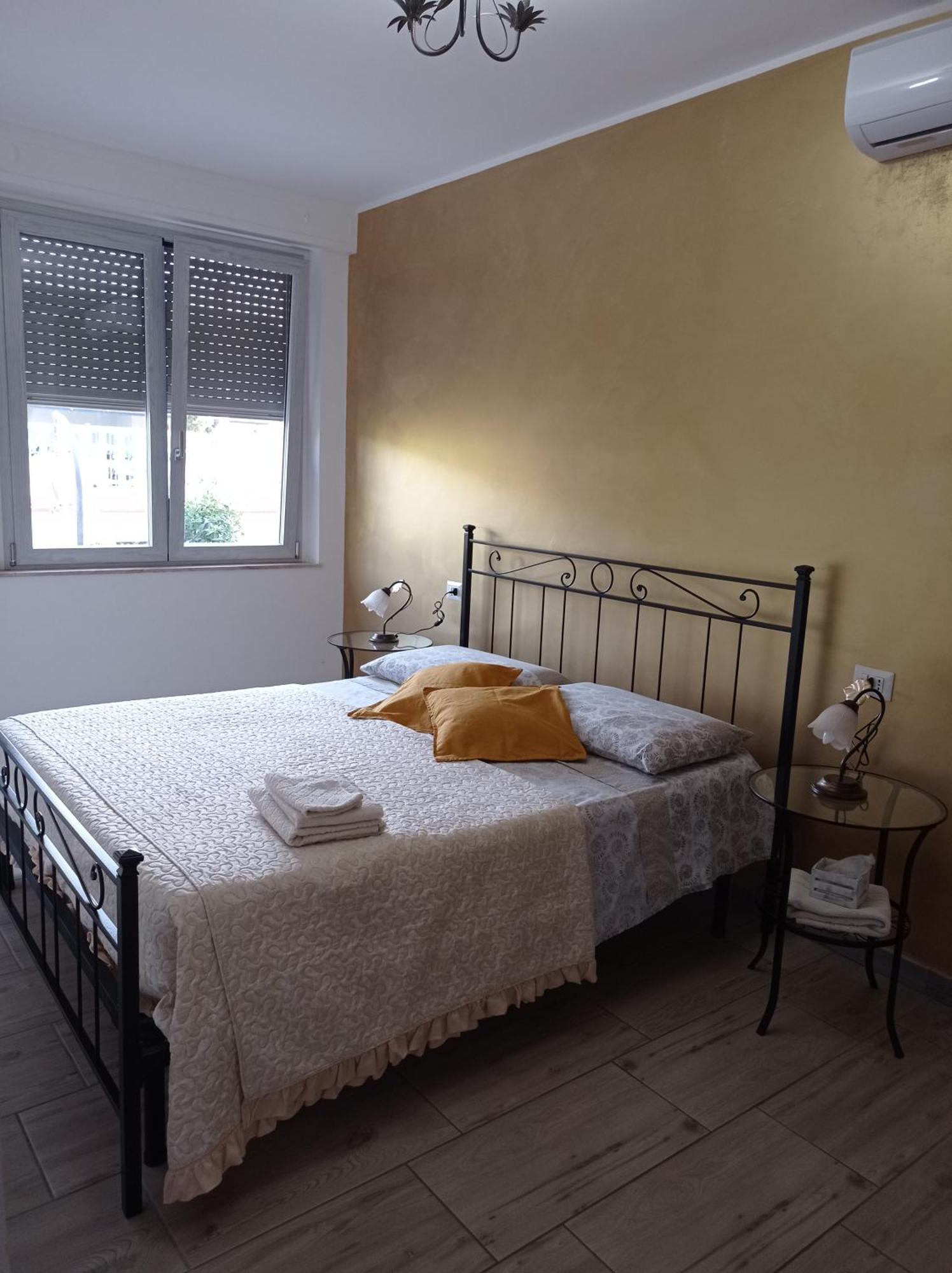Bed&Breakfast Villa Nora Quartu Sant'Elena Exterior photo